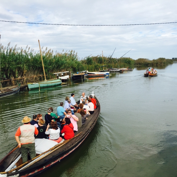 Paseos en barca por la albufera de Valencia